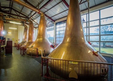 dewar's aberfeldy distillery.